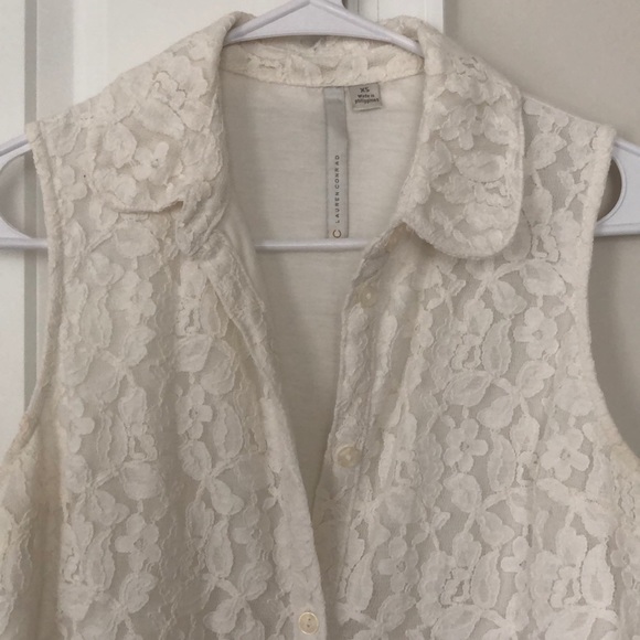 Lace Sleeveless Top - Picture 3 of 7